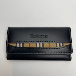 Burberrys Vintage Leather Key Holder with Nova Check Accents in Black - Preowned